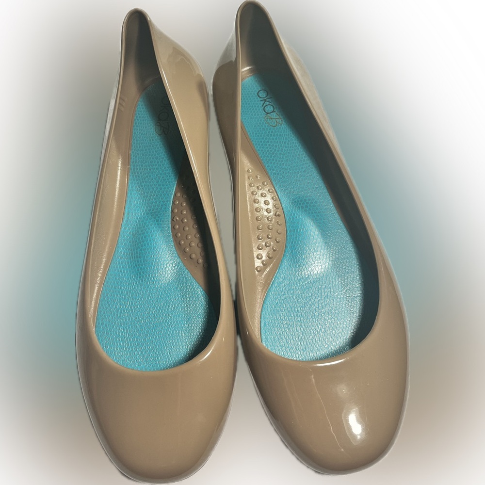 OkaB shiny tan ballerina flats- size 9